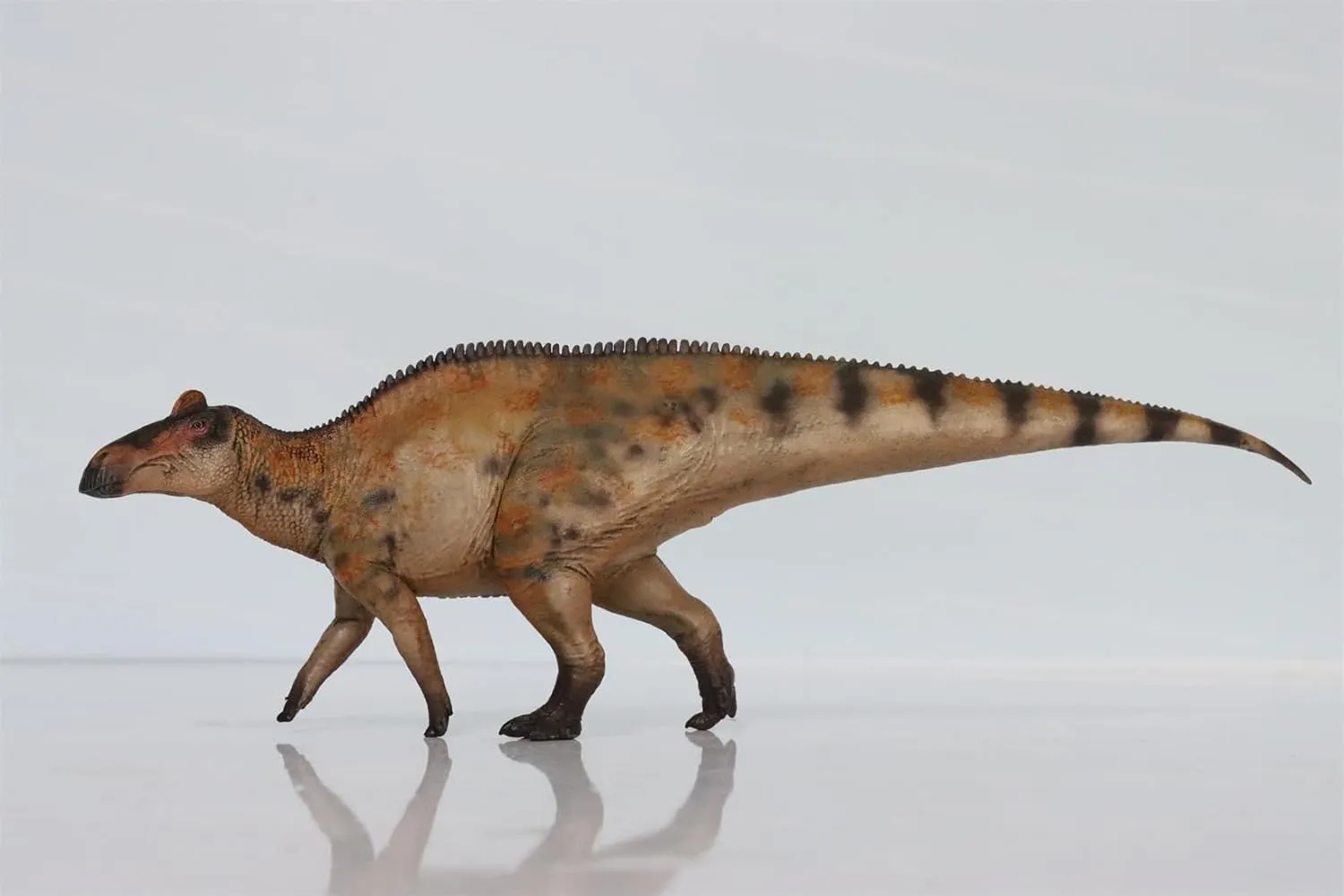 1:35 Scale Edmontosaurus Model Realistic PVC Animal Figure Dinosaur Collection Home Decor Gift for Adult (Orange)