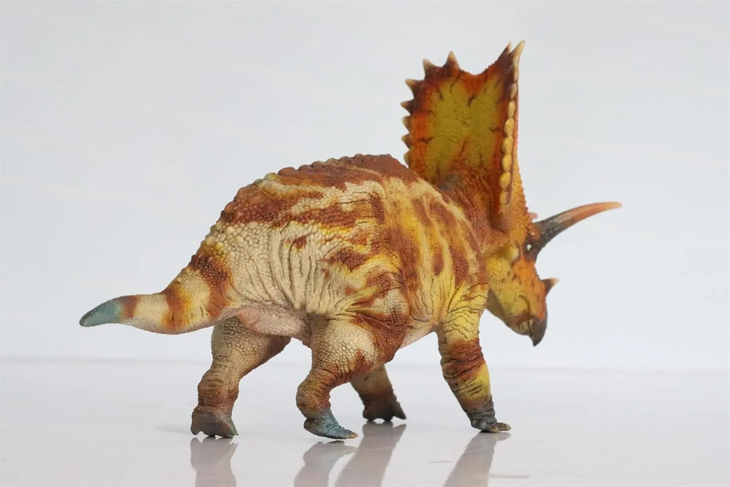 1:35 Scale Pentaceratops Figure Cretaceous Ceratopsidae Herbivorous Animal PVC Decoration Model Collection Dinosaur Gift for Adult (Orange)