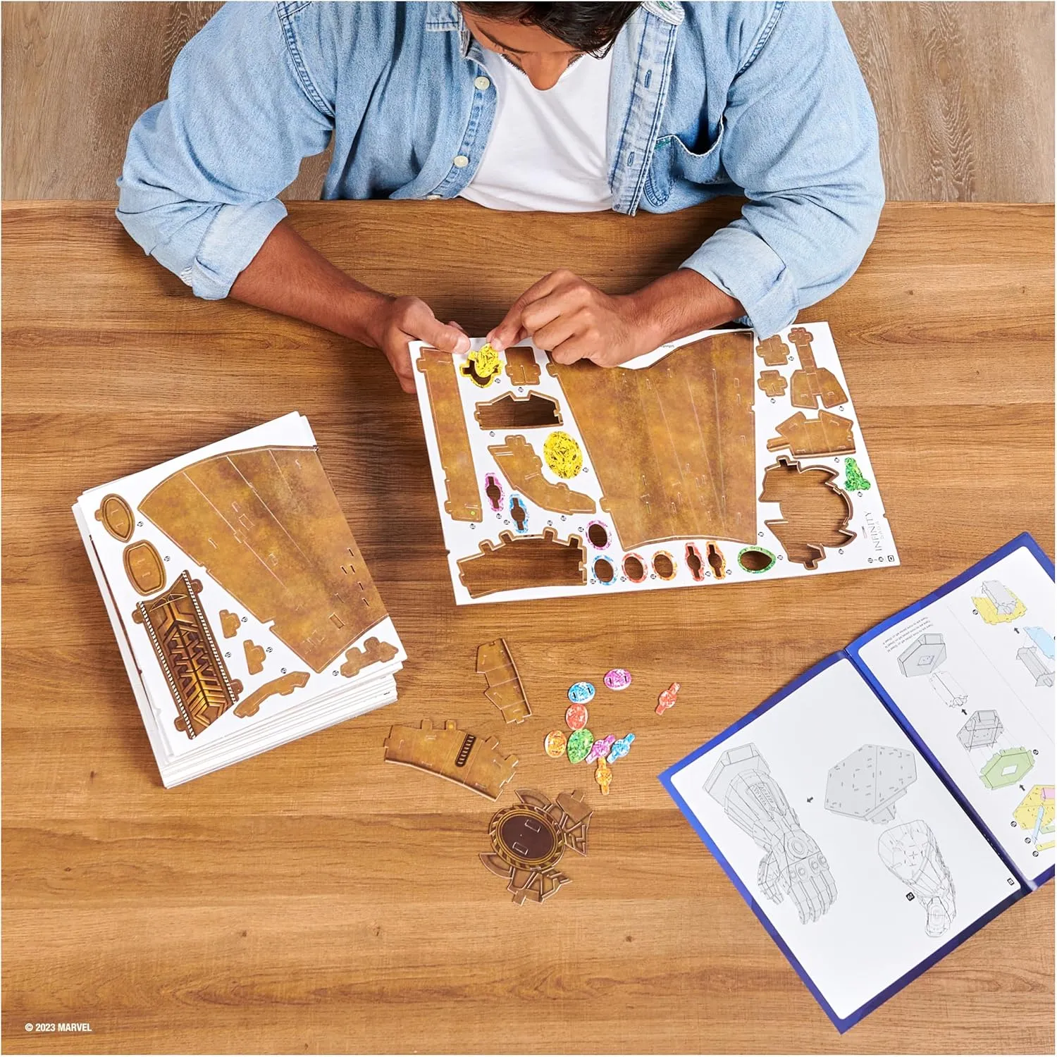 4D Build, Marvel Infinity Gauntlet 3D Puzzle Model Kit with Stand 142 Pcs | Thanos Desk Decor | Building Toys | 3D Puzzles for Adults & Teens 12 