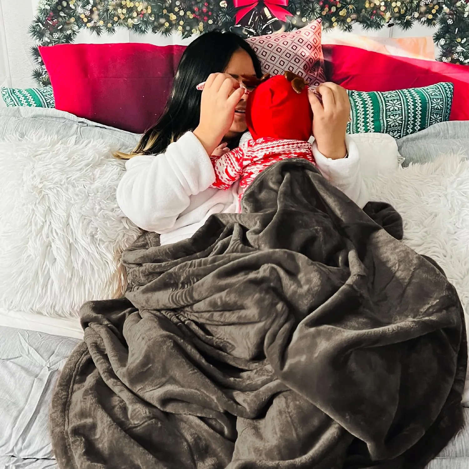 Bedsure Fleece Blankets Queen Size Brown - Bed Blanket Soft Lightweight Plush Fuzzy Cozy Luxury Microfiber, 90x90 inches