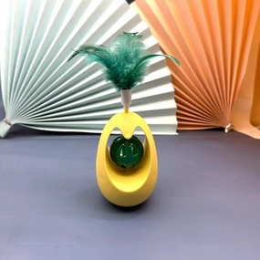 Catnip Ball Toy with Teasing Feather & Bell – Teeth Grinding & Cleaning