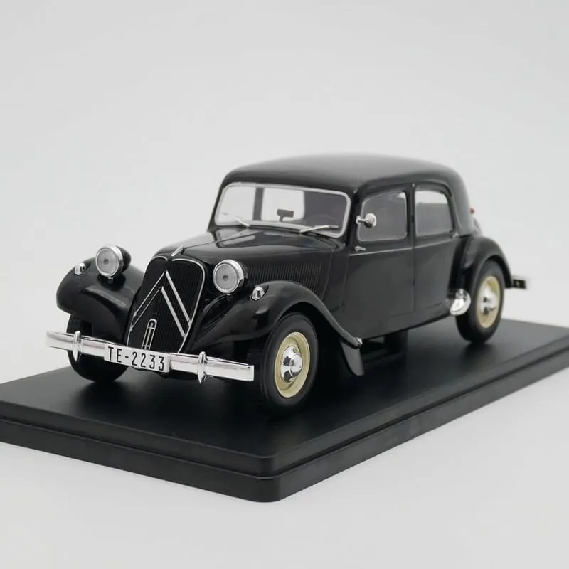 FloZ for IXO for Citroen for Traction 11B 1952 Classic Car 1:24 Truck Pre-Built Model