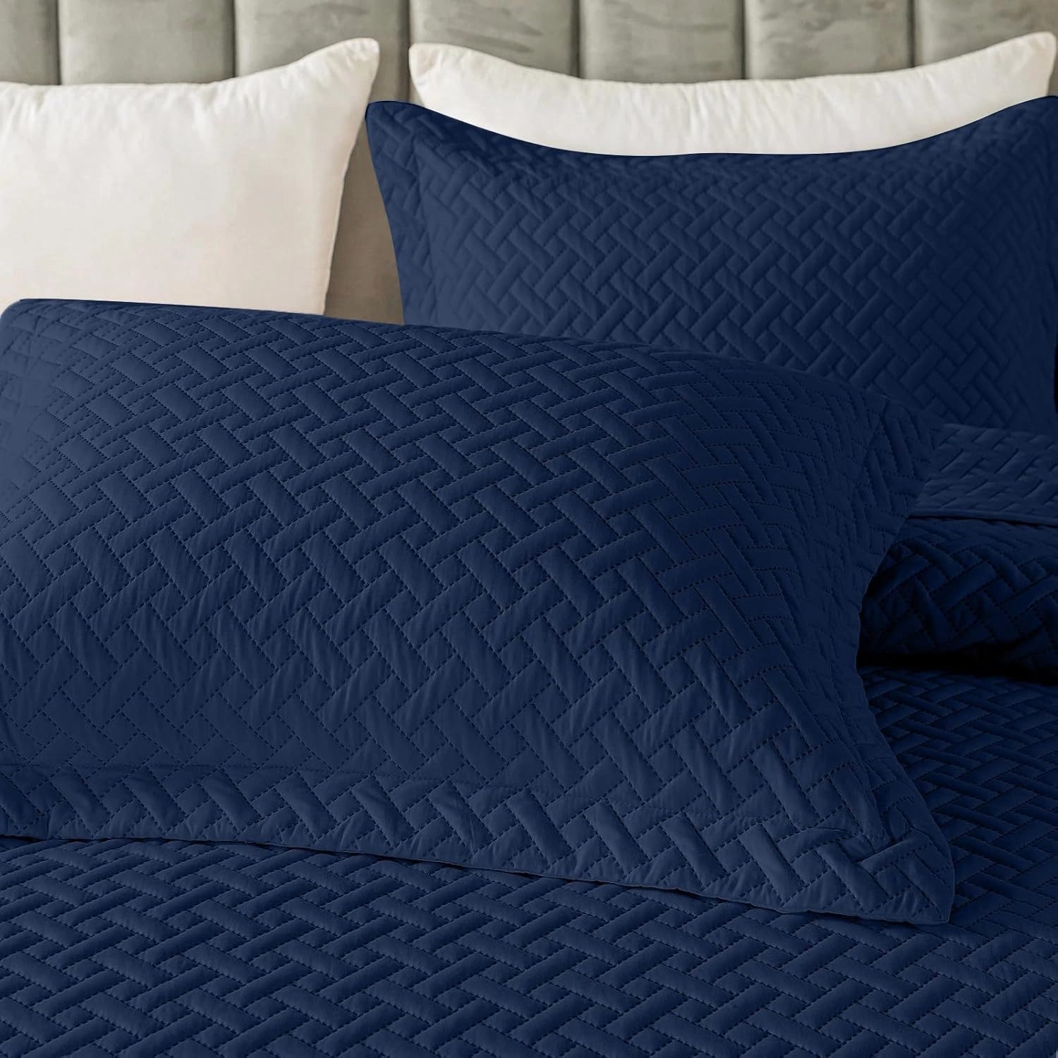 HYLEORY Quilt Set King Size - Soft Lightweight Quilts Summer Quilted Bedspreads - Reversible Coverlet Bedding Set for All Season 3 Piece (1 Quilt, 2 Pillow Shams) - Navy Blue