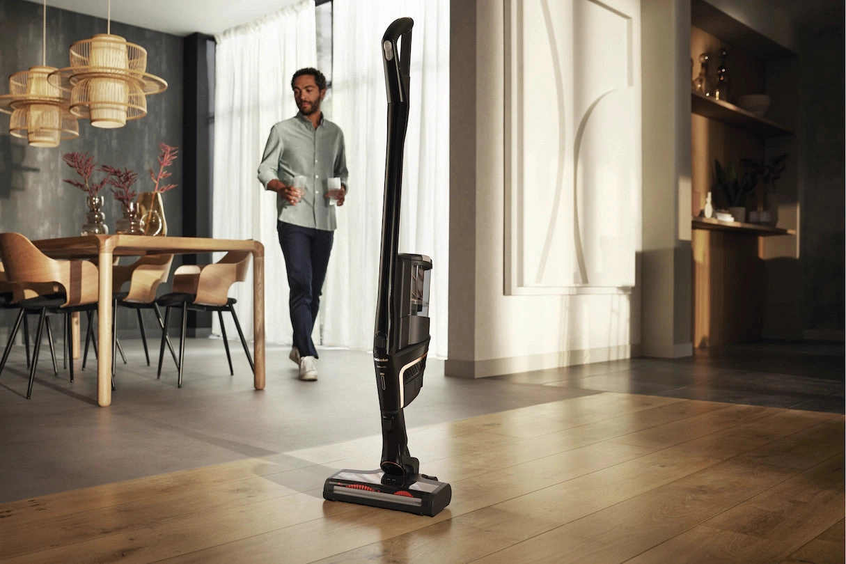 Miele Triflex HX2 Cat and Dog Obsidian Black