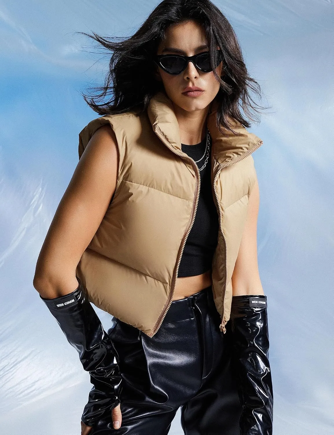 Orolay Women's Cropped Puffer Vest Winter Crop Down Vest Lightweight Sleeveless Outerwear Padded Gilet