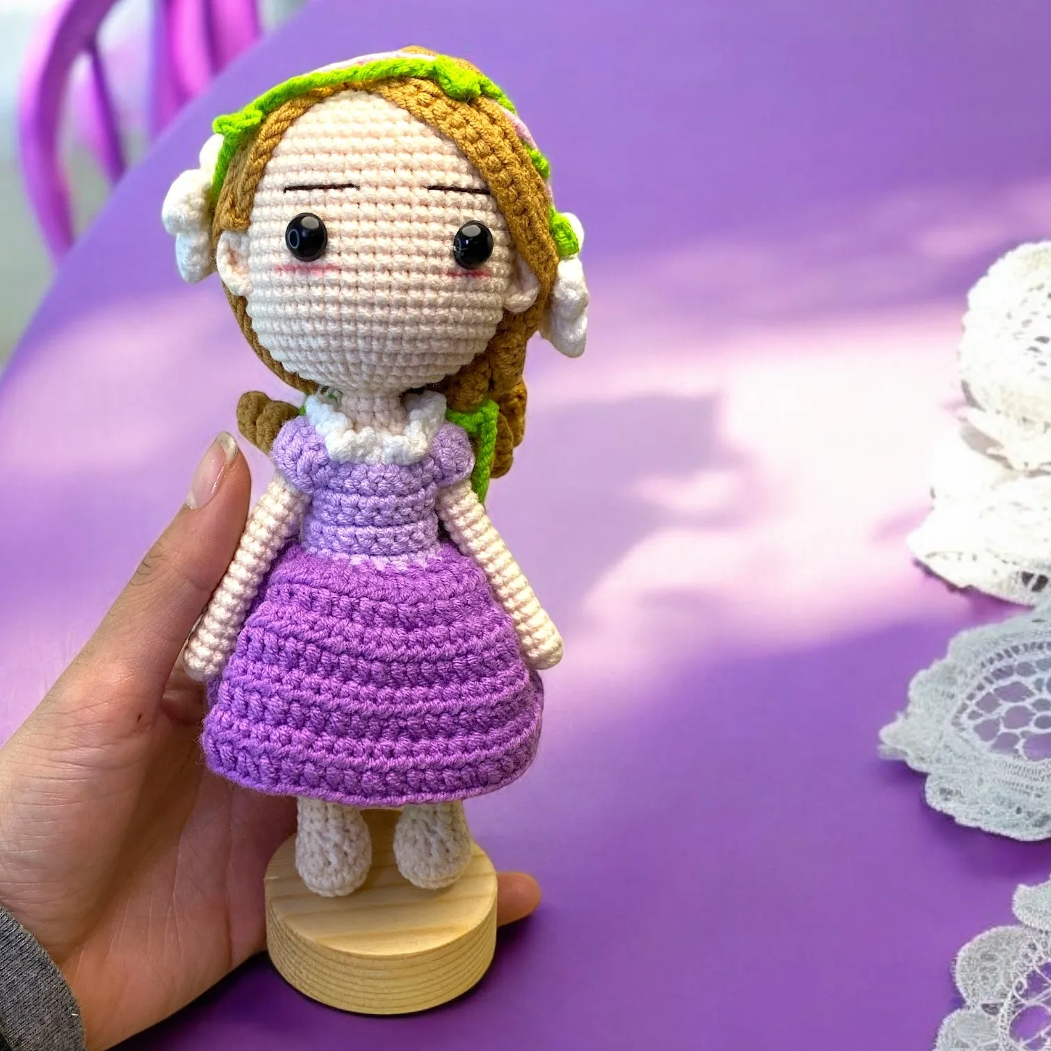 Royal Nature Girl Crochet Figure K0216