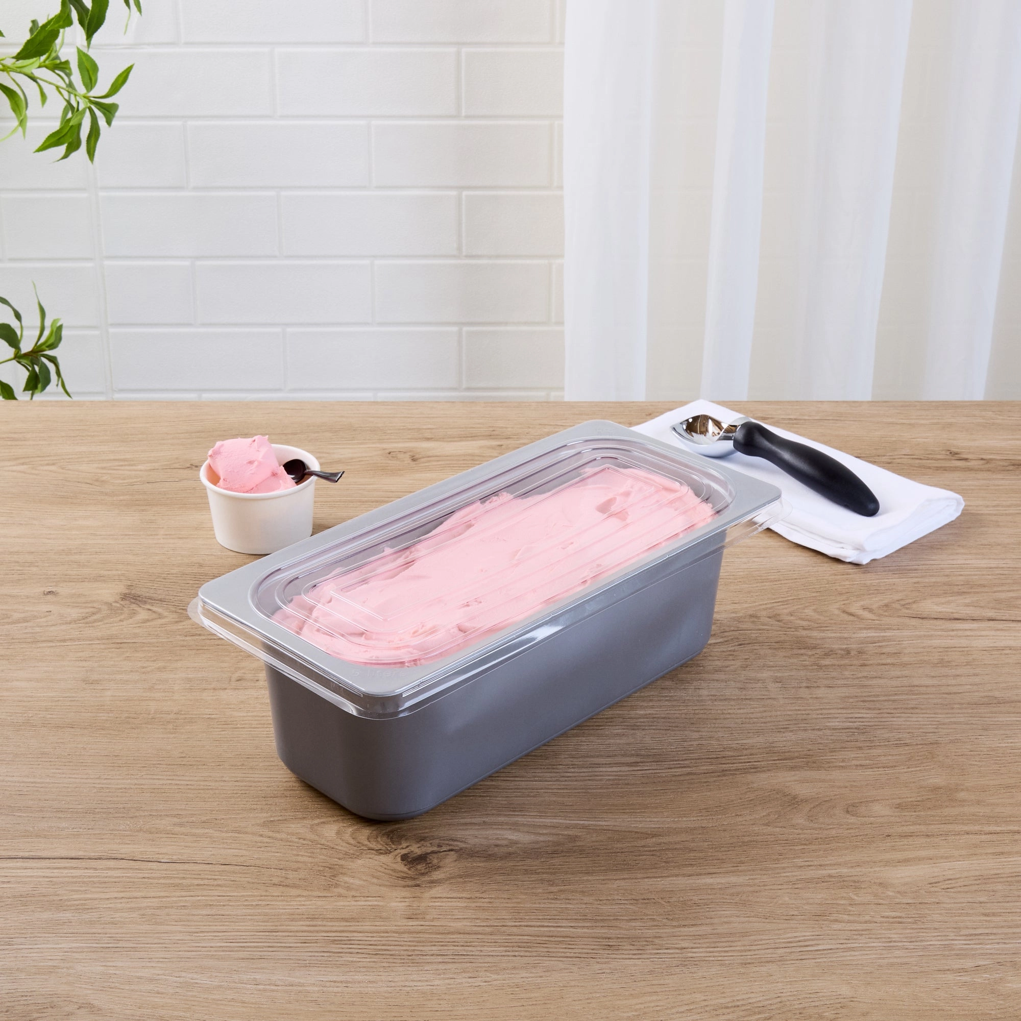 RW Base 5 Qt Rectangle Gray Plastic Ice Cream Container - with Clear Lid - 13 1/2" x 6 1/2" x 4 3/4" - 25 count box