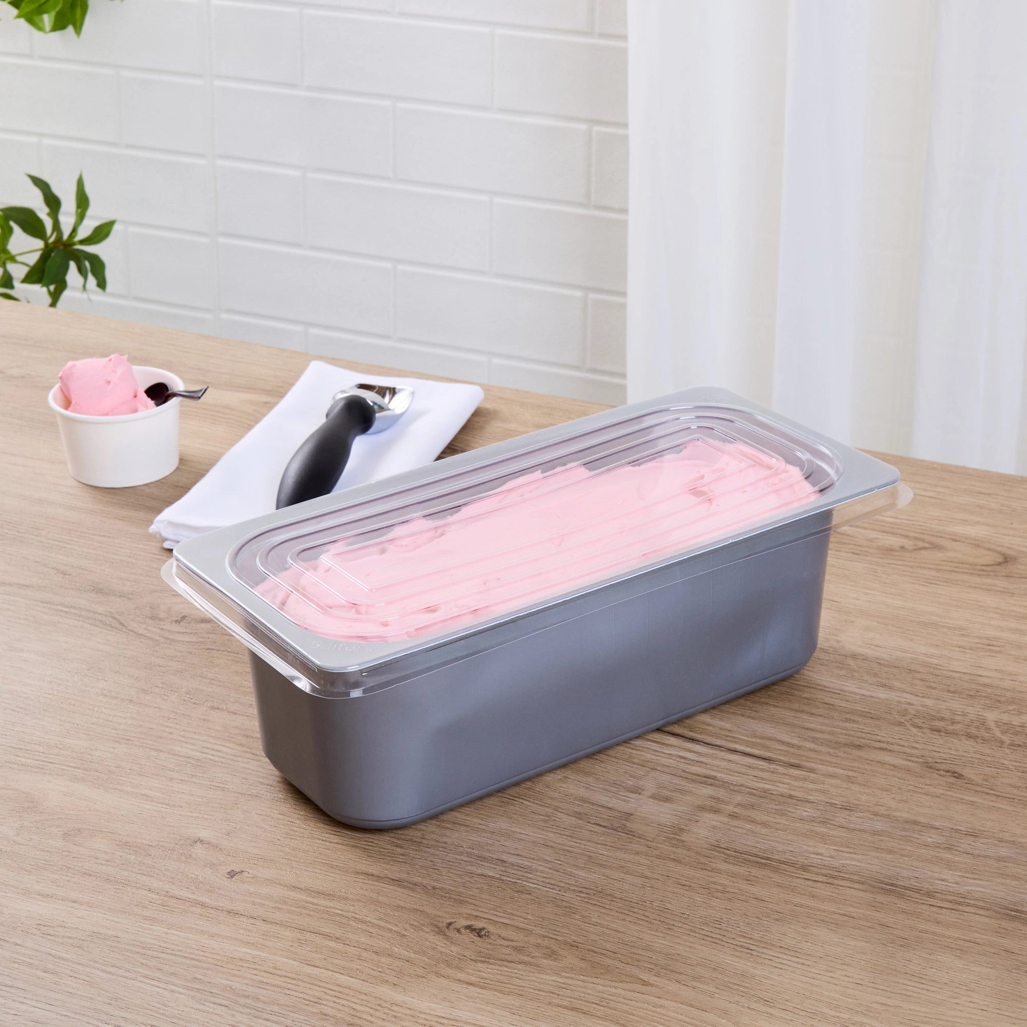 RW Base 5 Qt Rectangle Gray Plastic Ice Cream Container - with Clear Lid - 13 1/2" x 6 1/2" x 4 3/4" - 25 count box