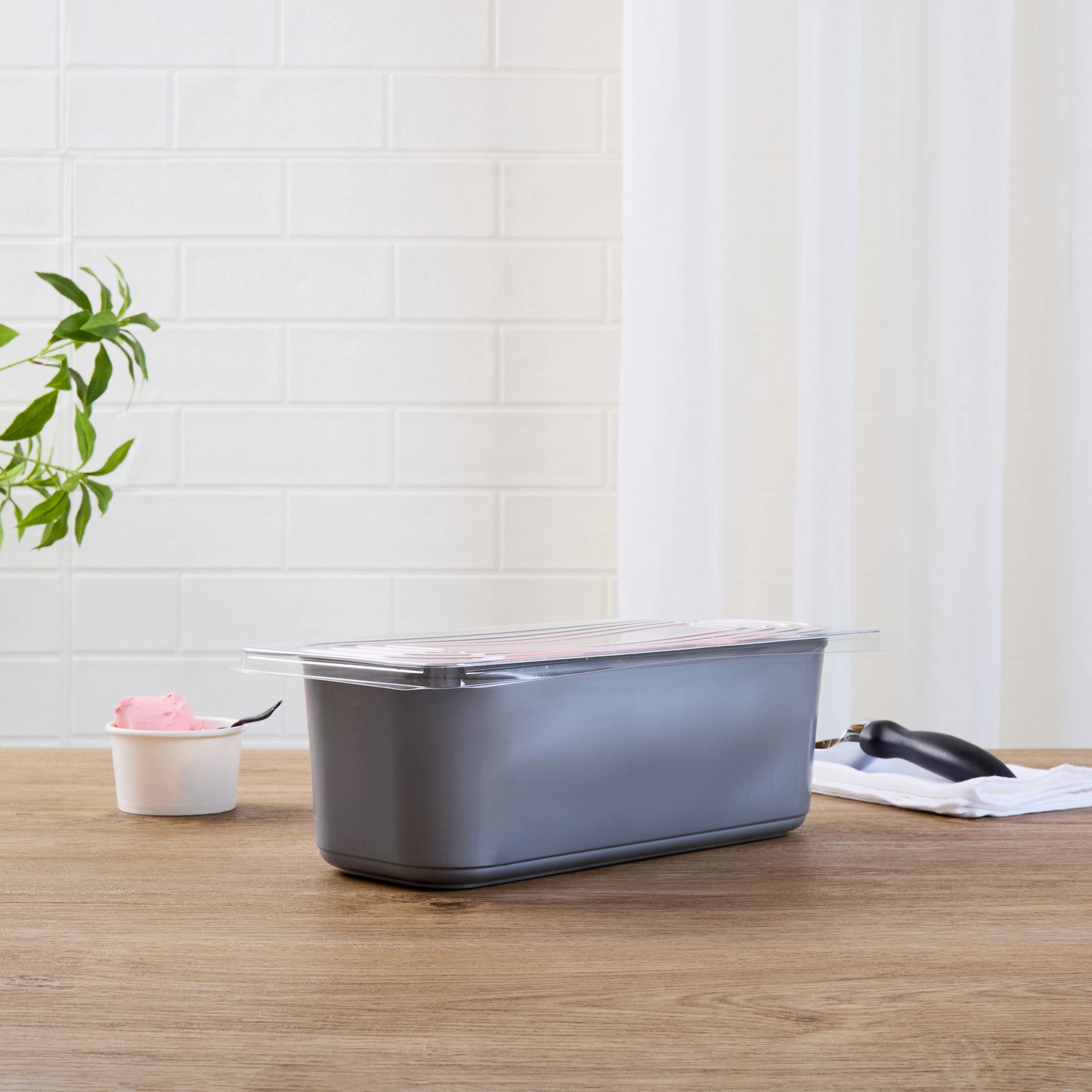 RW Base 5 Qt Rectangle Gray Plastic Ice Cream Container - with Clear Lid - 13 1/2" x 6 1/2" x 4 3/4" - 25 count box