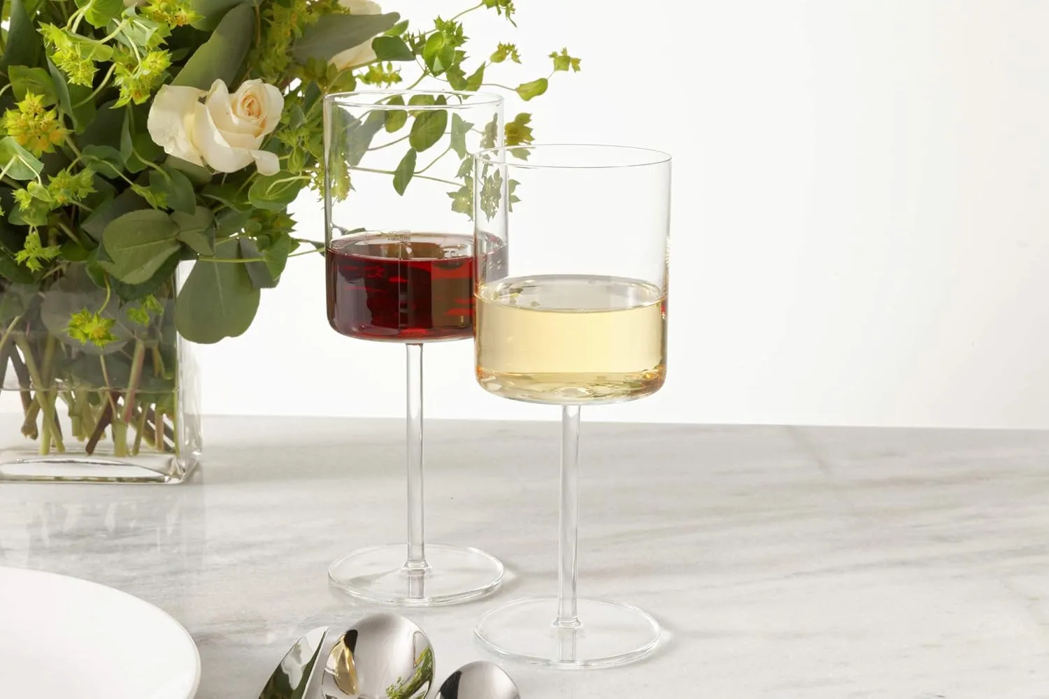 SCHOTT ZWIESEL Modo White Wine Glass (Set of 4), Straight-Lined Wine Glasses for White Wine, Dishwasher-Safe Tritan Crystal Glasses, Made in Germany (13.5 Ounce)